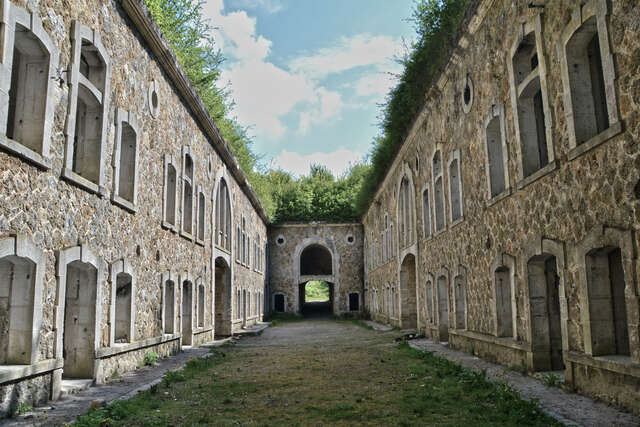 Le casernement à étage du fort de Montbré à Reims. VAUBOURG Julie