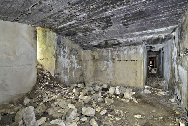 La batterie de crête de type 2 du Bois de Lauffée 6-3 à Verdun. VAUBOURG Cédric