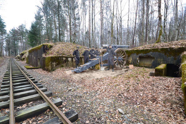 La batterie d'artillerie de type n°1 modèle 1907 M31 de la Godelle Place forte d'Epinal. VAUBOURG Cédric