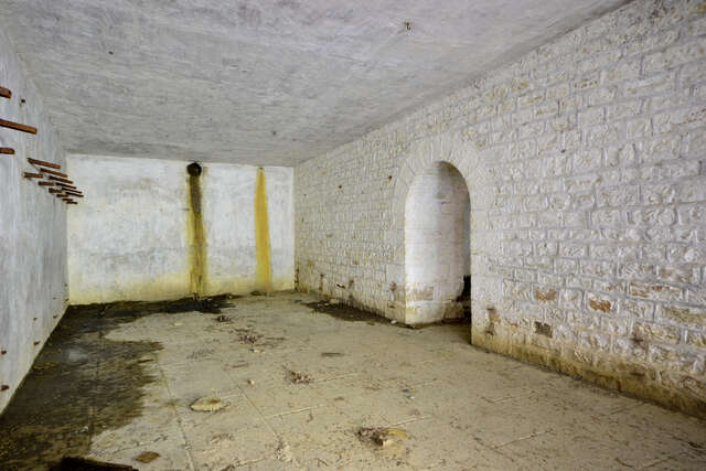 Chambrée de l'abri de combat de Longchamp-sud. VAUBOURG Cedric
