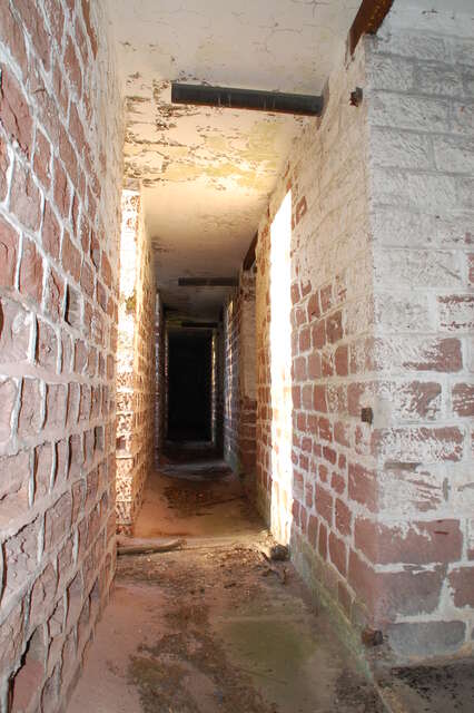 Galerie de la façade de l’abri de combat de Sainte-Barbe. VAUBOURG Cédric