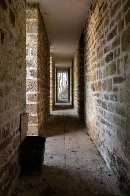 Galerie de la façade de combat des Adelphes. VAUBOURG Julie