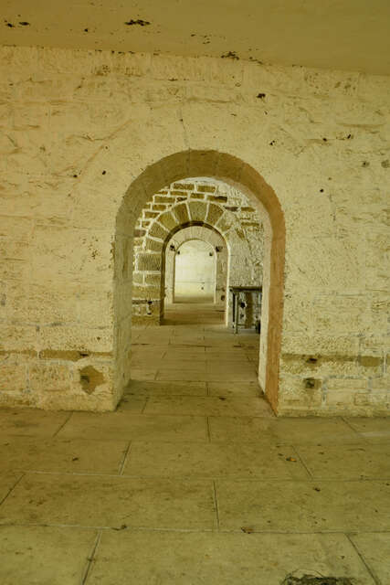 Galerie entre les chambrées de combat des Adelphes. VAUBOURG Julie