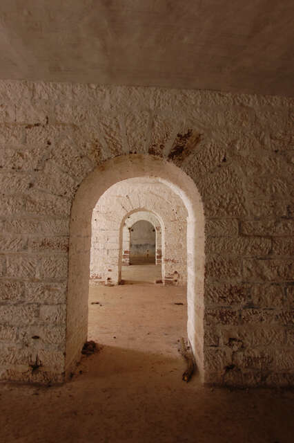 Galerie entre les chambrées de l'abri de combat de Vorpaille. VAUBOURG Cédric