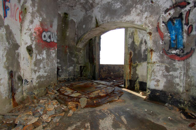 L'intérieur de la casematre de projecteur du fort Robert à Brest. VAUBOURG Julie