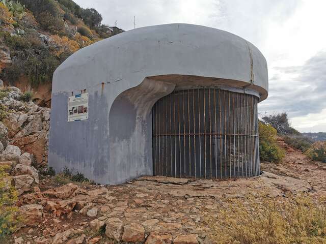 La casemate de projecteur du poste photo-électrique de la Rascasse à Nice. VAUBOURG Cédric