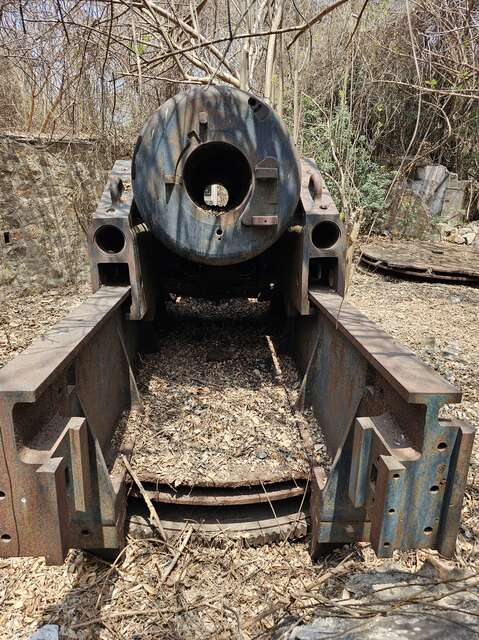 Détail de l'affût et du châssis modèle 1889 PC d'un mortier de 30 cm modèle 1893-1901 à la batterie de mortiers du Phare à Vung Tau Cap Saint-Jacques Vietnam. VAUBOURG Cédric