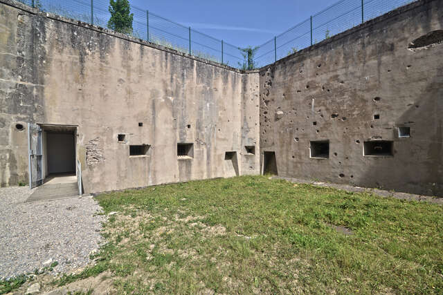 L'extérieur du coffre double de contre-escarpe du réduit du fort de Villey le Sec VAUBOURG Cédric