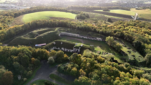 Vue aérienne du fort du Bois d'Oye fort à cavalier modernisé de la place forte de Belfort. VAUBOURG LUcas