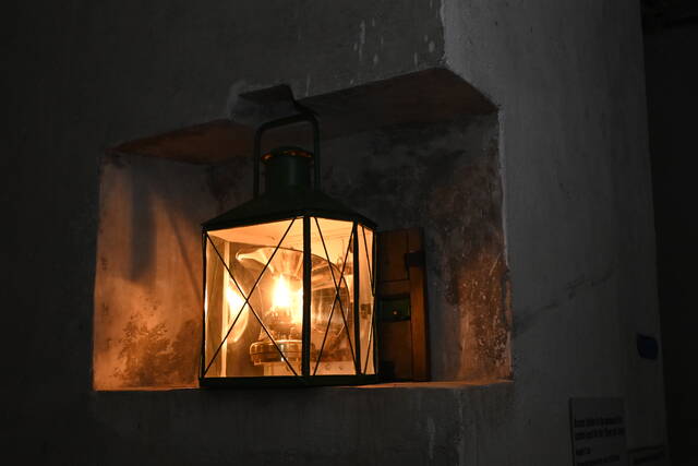 Une cage à applique à serrure dans un abri de rempart du fort d'Uxegney à Epinal VAUBOURG Julie