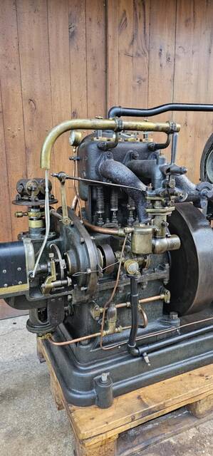 Détail d'un moteur l'Aster type D15 de 15 HP, de 1914 - Edouard ROETHLISBERG