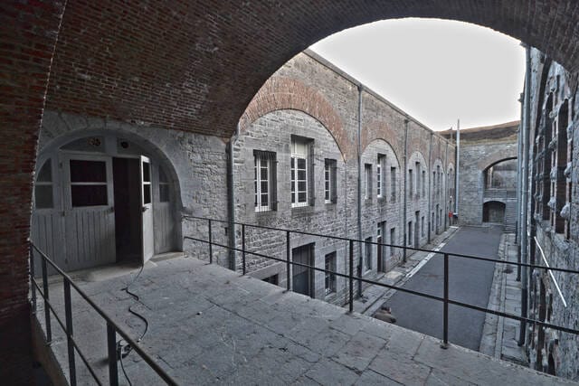 Le casernement du fort Charlemont. VAUBOURG Cédric