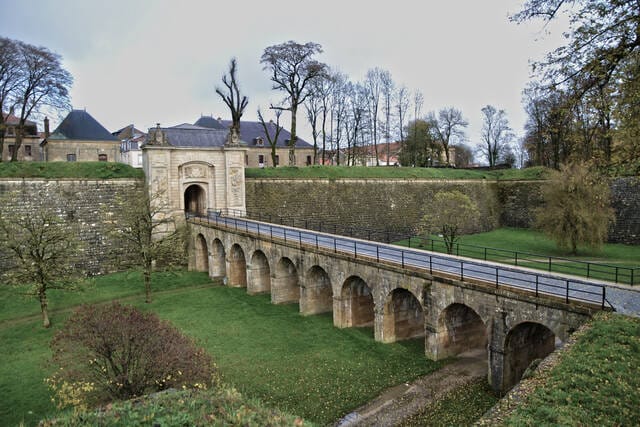 Une porte de la citadelle de Longwy. VAUBOURG Julie