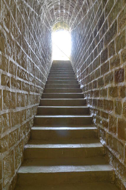 Un des escalier d'accès à la traverse abri isolée. VAUBOURG Julie