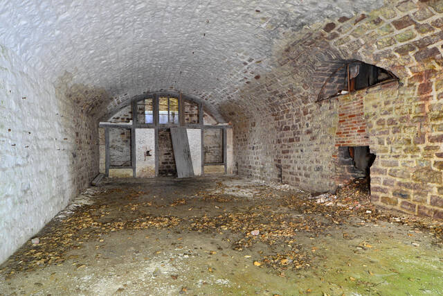 Une des casemates du casernement. VAUBOURG Cédric