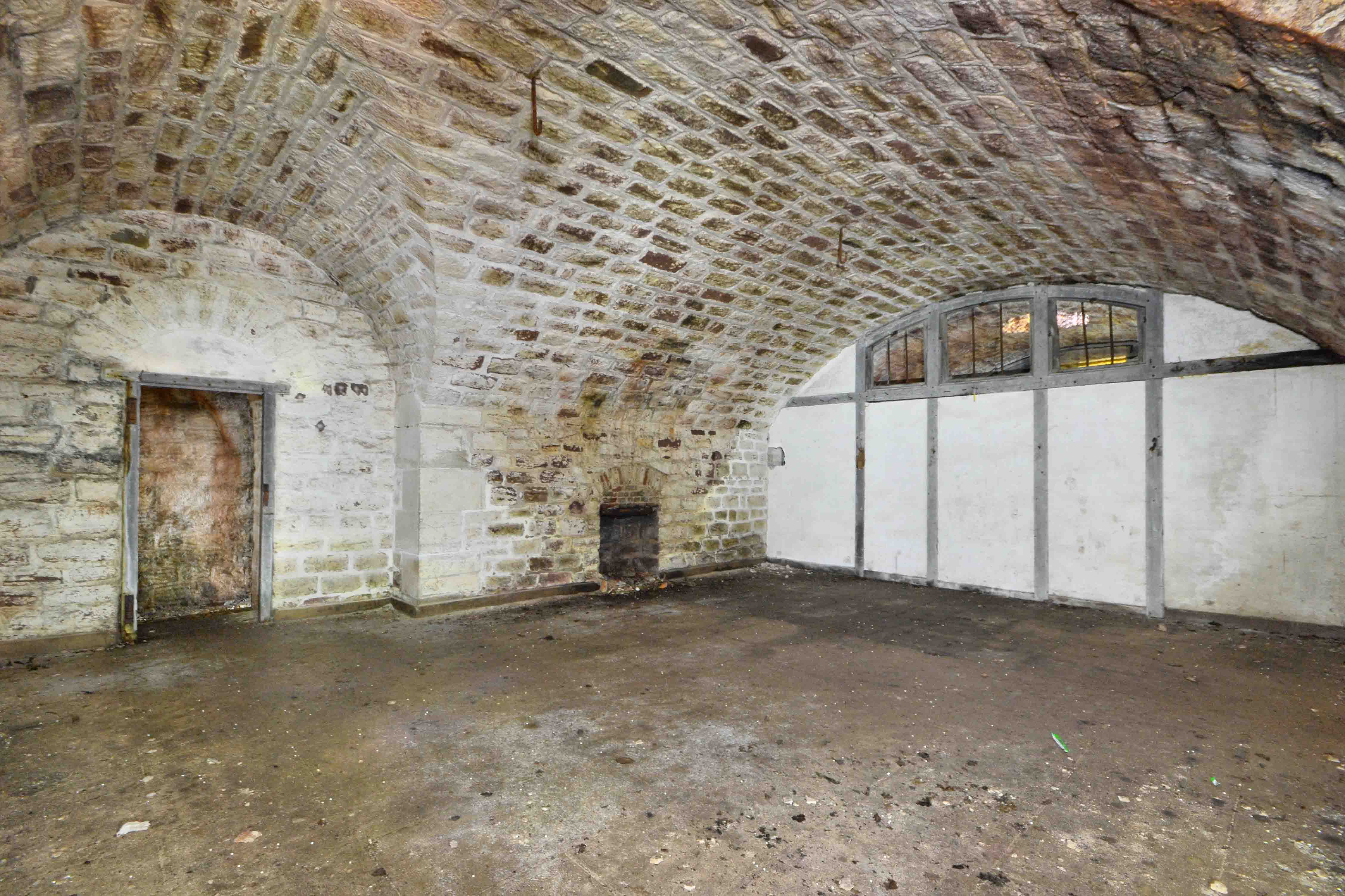 Une des casemates du casernement. VAUBOURG Cédric