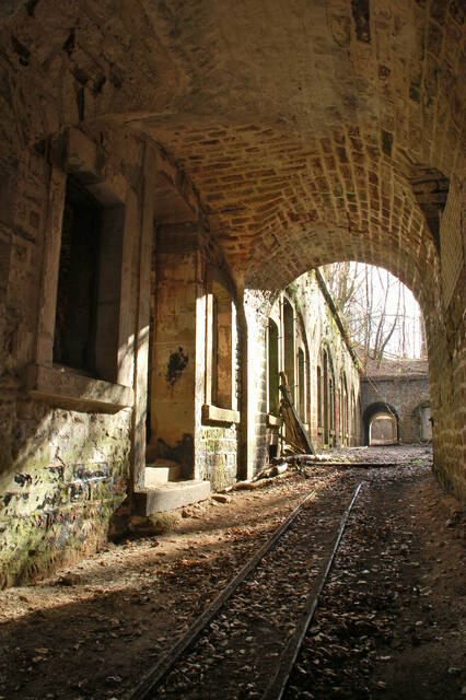 Le passage couvert près de la boulangerie. VAUBOURG Julie