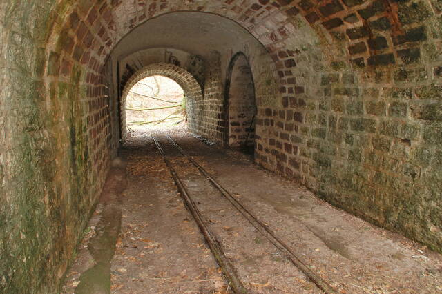 Le passage couvert du poste optique. VAUBOURG Julie