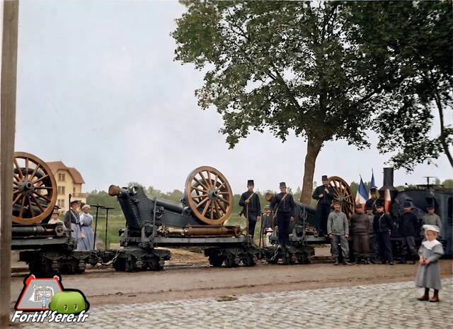 Manœuvre d'un convoi Péchot de transport des canons de 120L sur l'avenue de la Fontenelle à Epinal en 1904. Lionel PRACHT