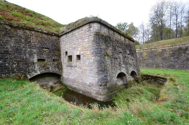 La caponnière simple du saillant 3. VAUBOURG Cédric