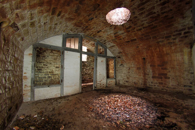 Une des casemates du casernement. VAUBOURG Cédric