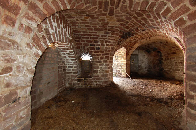 Une traverse abri proche de la galerie principale. VAUBOURG Cédric