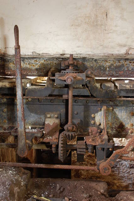Détail du mécanisme du pont à effacement latéral à chariot automoteur. VAUBOURG Julie