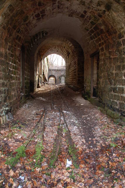 Le passage couvert près de la boulangerie. VAUBOURG Cédric