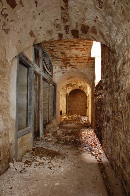 L'arrière des casemate du casernement. VAUBOURG Julie