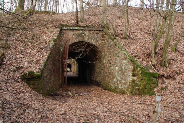 Le passage couvert du magasin à poudre. VAUBOURG Julie