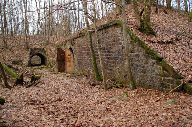 La rue du rempart entre les saillant 1 et 2. VAUBOURG Julie