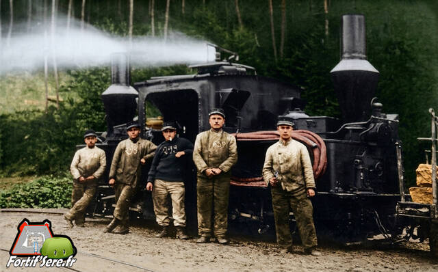 Une locomotive Péchot dans la vallée d'Olima à Epinal vers 1906. Archives départementales des Vosges 148Fi0334