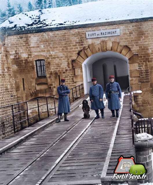 L'entrée du fort de Razimont en 1906. Tous droits réservés