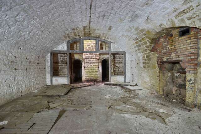 Une casemate à gauche des casernements. VAUBOURG Cédric