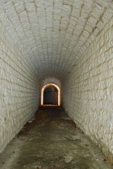 La galerie d'accès à la casemate Sud. VAUBOURG Cédric