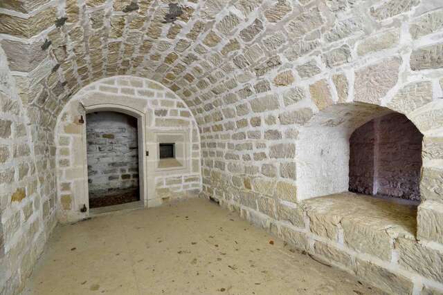 Le passage couvert proche du magasin à poudre. VAUBOURG Julie